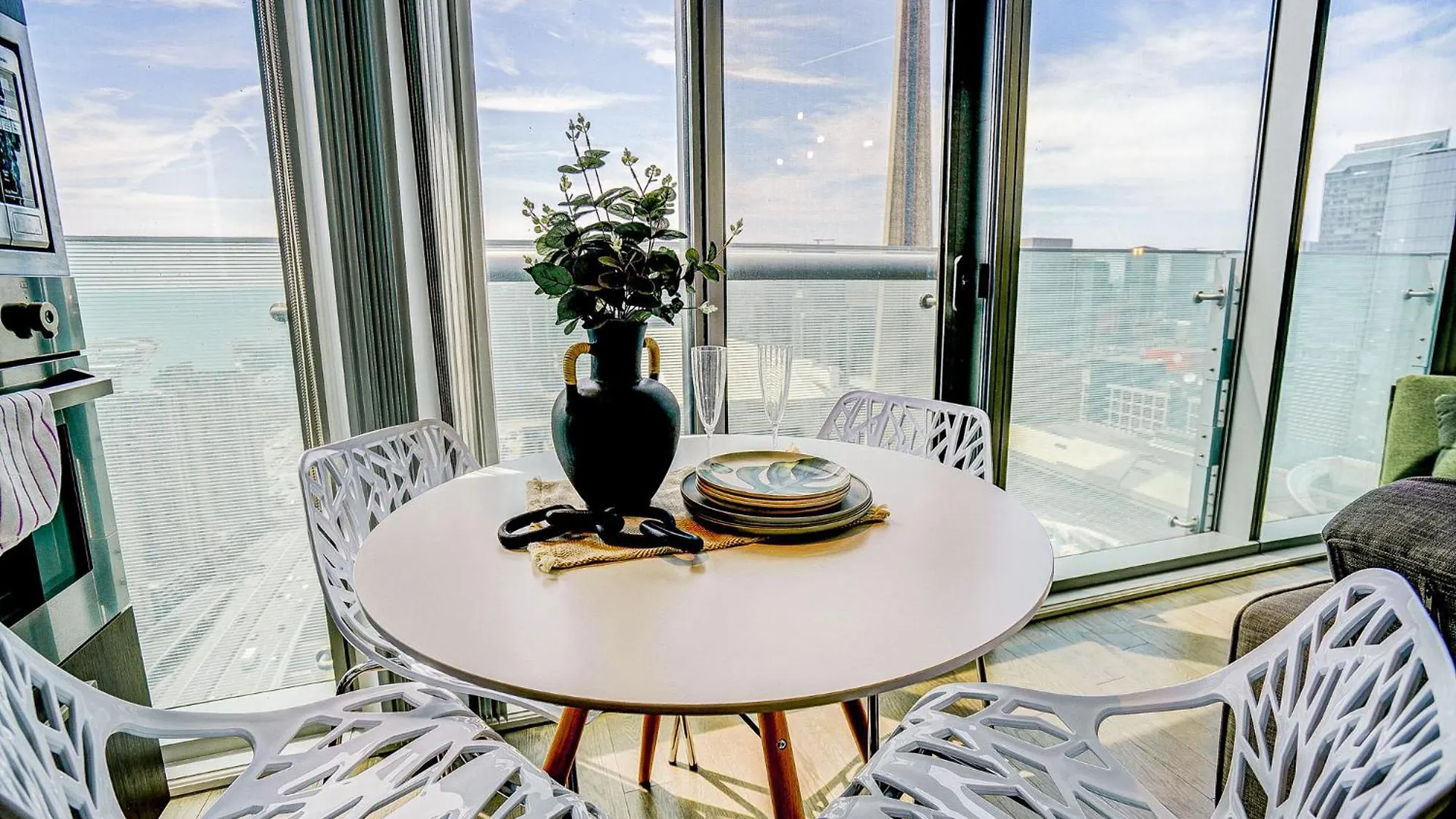Royal York Suites Toronto Apartment