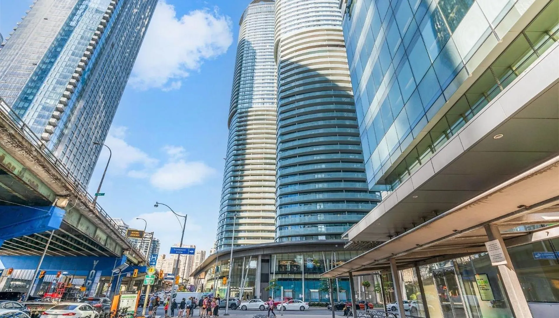 Royal York Suites Toronto 0*,
