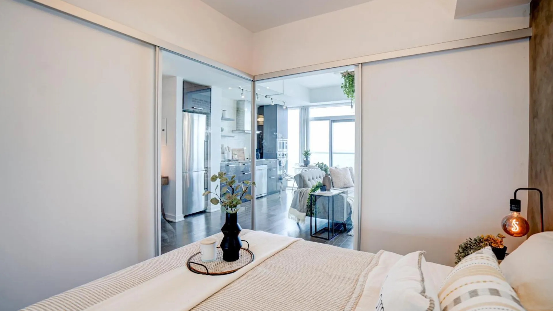 Royal York Suites Toronto Apartment